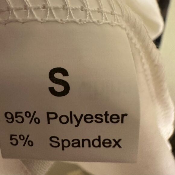 Boutique Janie short ruffle sleeve block top - Picture 4 of 4